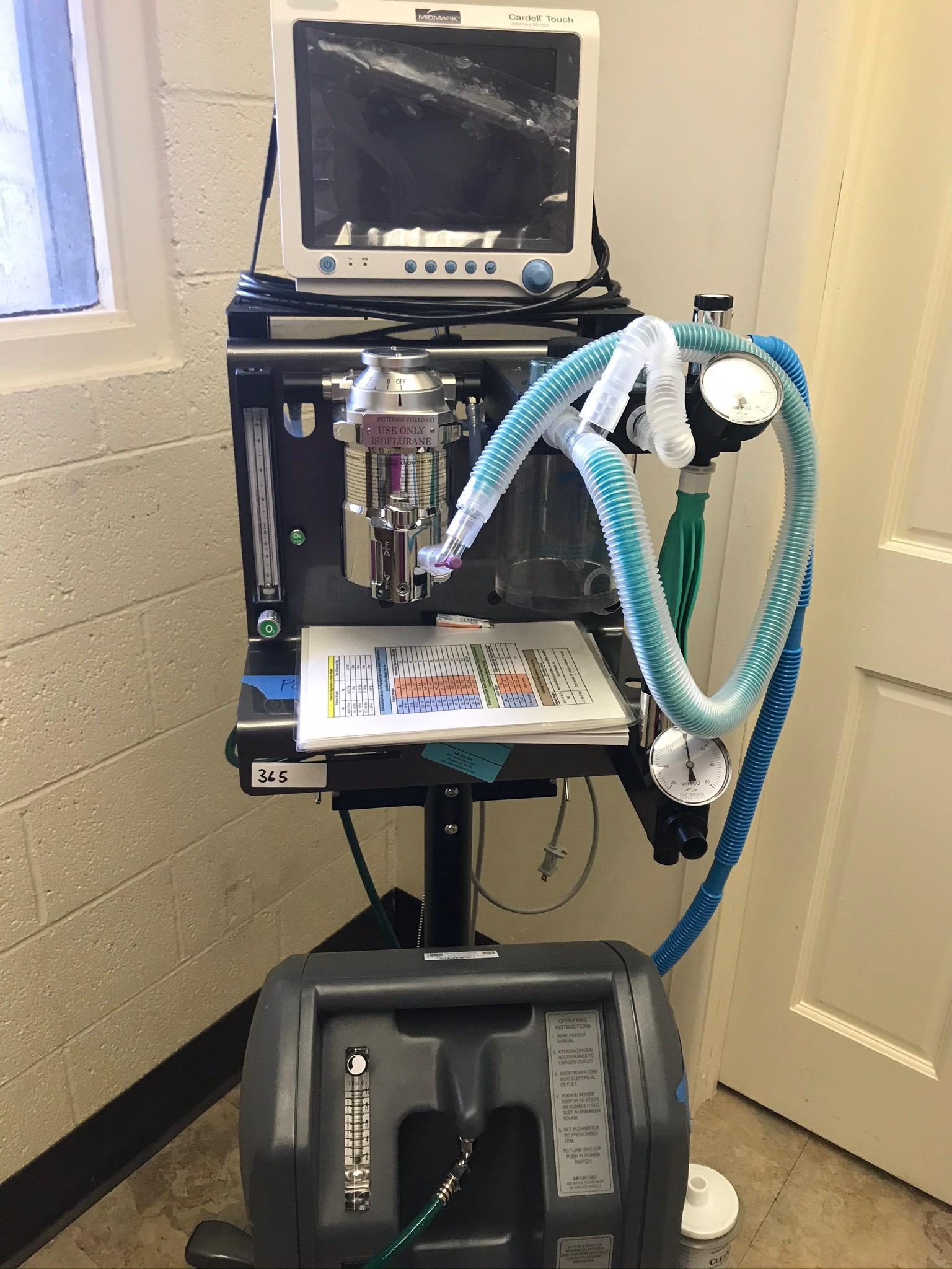 Patterson Veterinary Versa 2 Anesthesia Machine, Midmark Cardell Touch Monitor Retails $8431