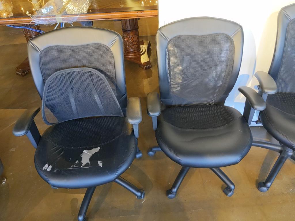 Office chairs (signs of wear)