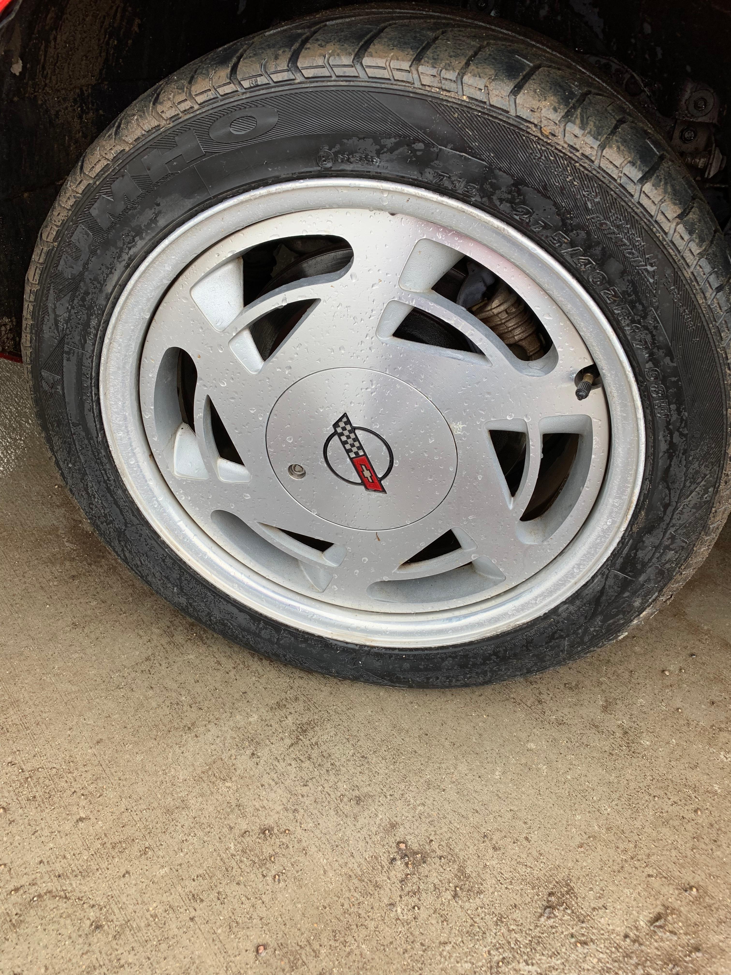 1988 CHEVROLET CORVETTE 2 DOOR COUPE HATCHBACK