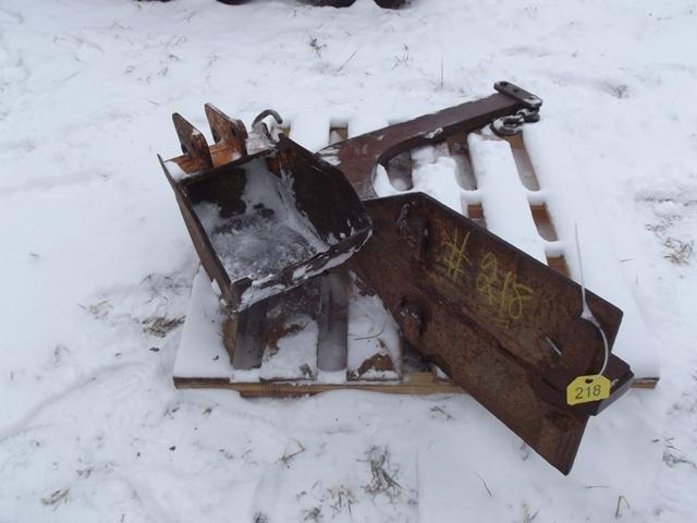 Fork Lift Mast Boom & 13" Backhoe Bucket