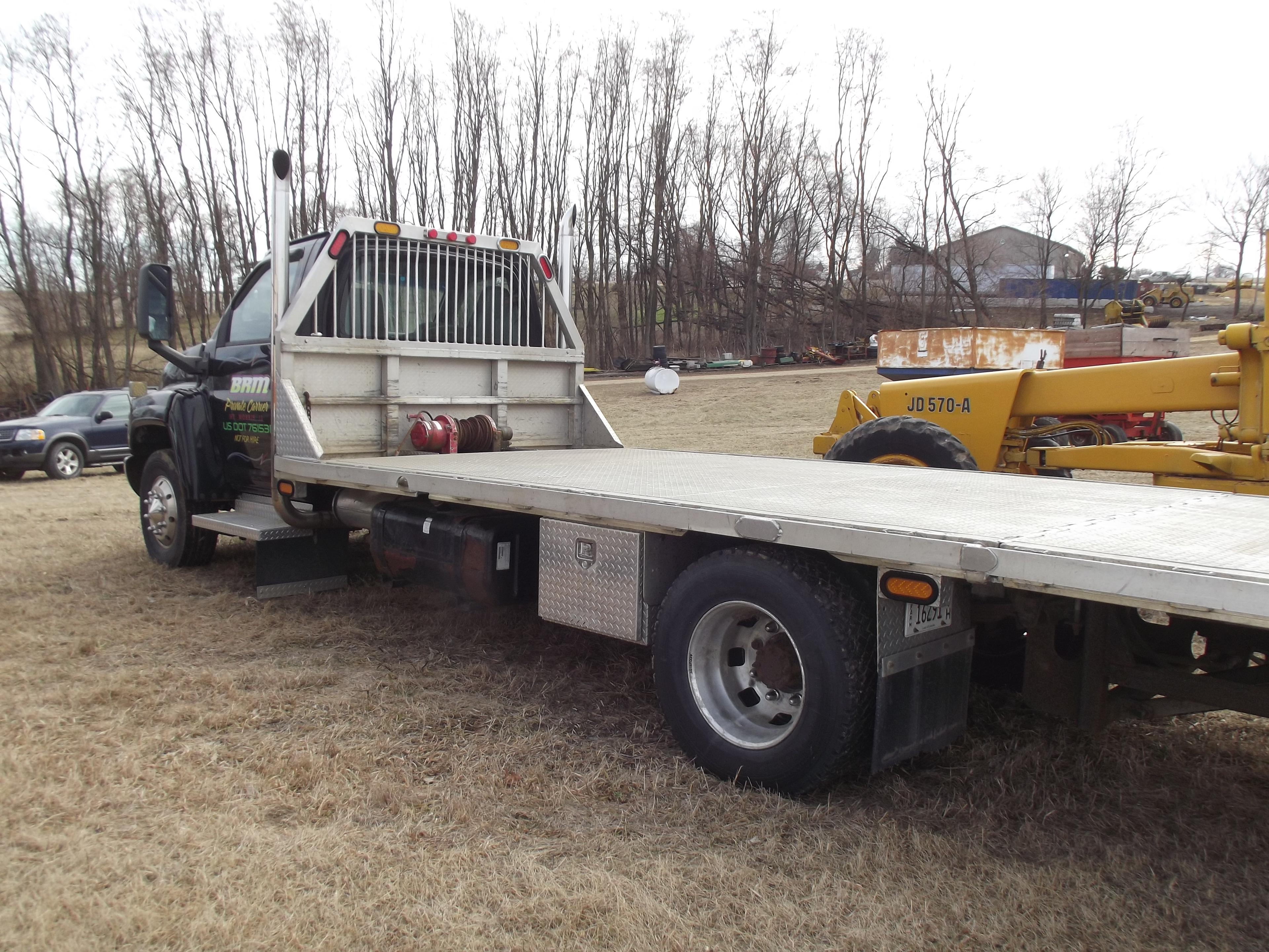 2003 Chevy C5500 Truck w/23' Flat Bed