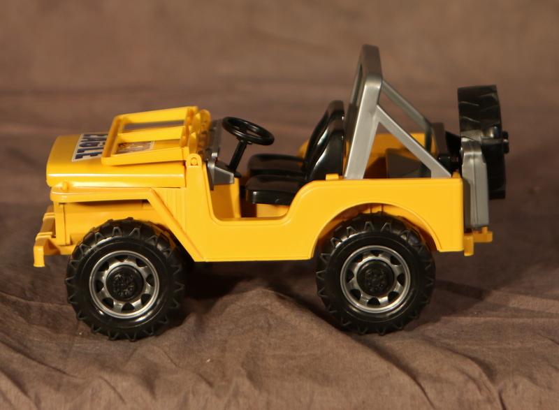 (6) plastic yellow Jeeps