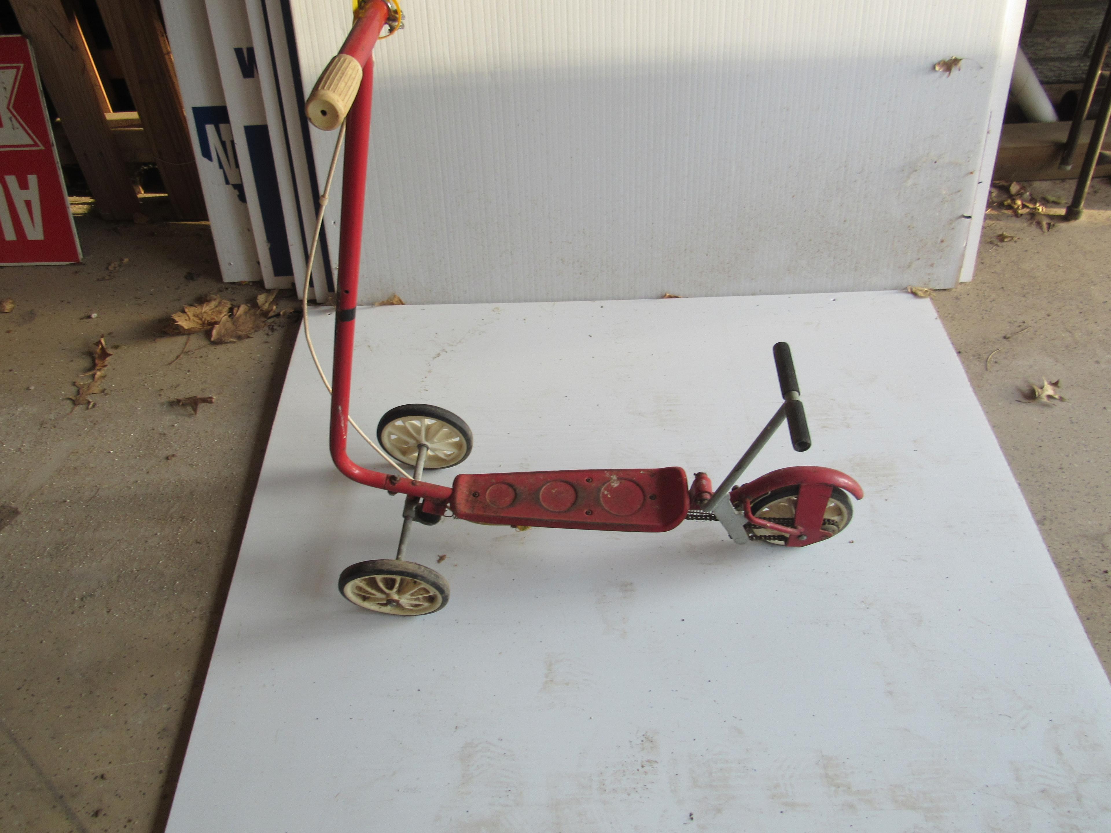 1960'S HONDA 3 WHEELED SCOOTER WITH BRAKE CHAIN DRIVE