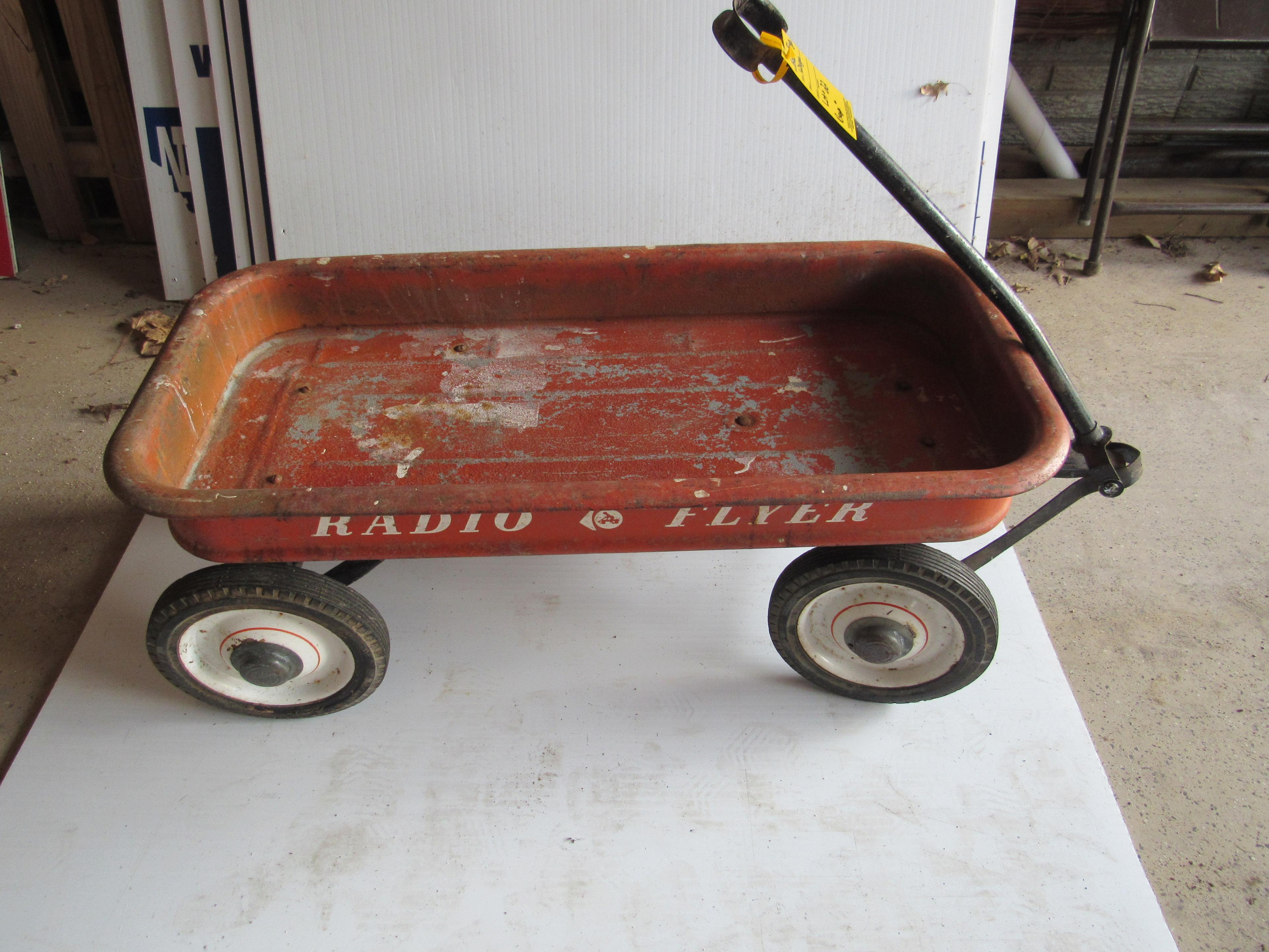 RADIO FLYER WAGON ( ORIGINAL ALL HUBCAPS)