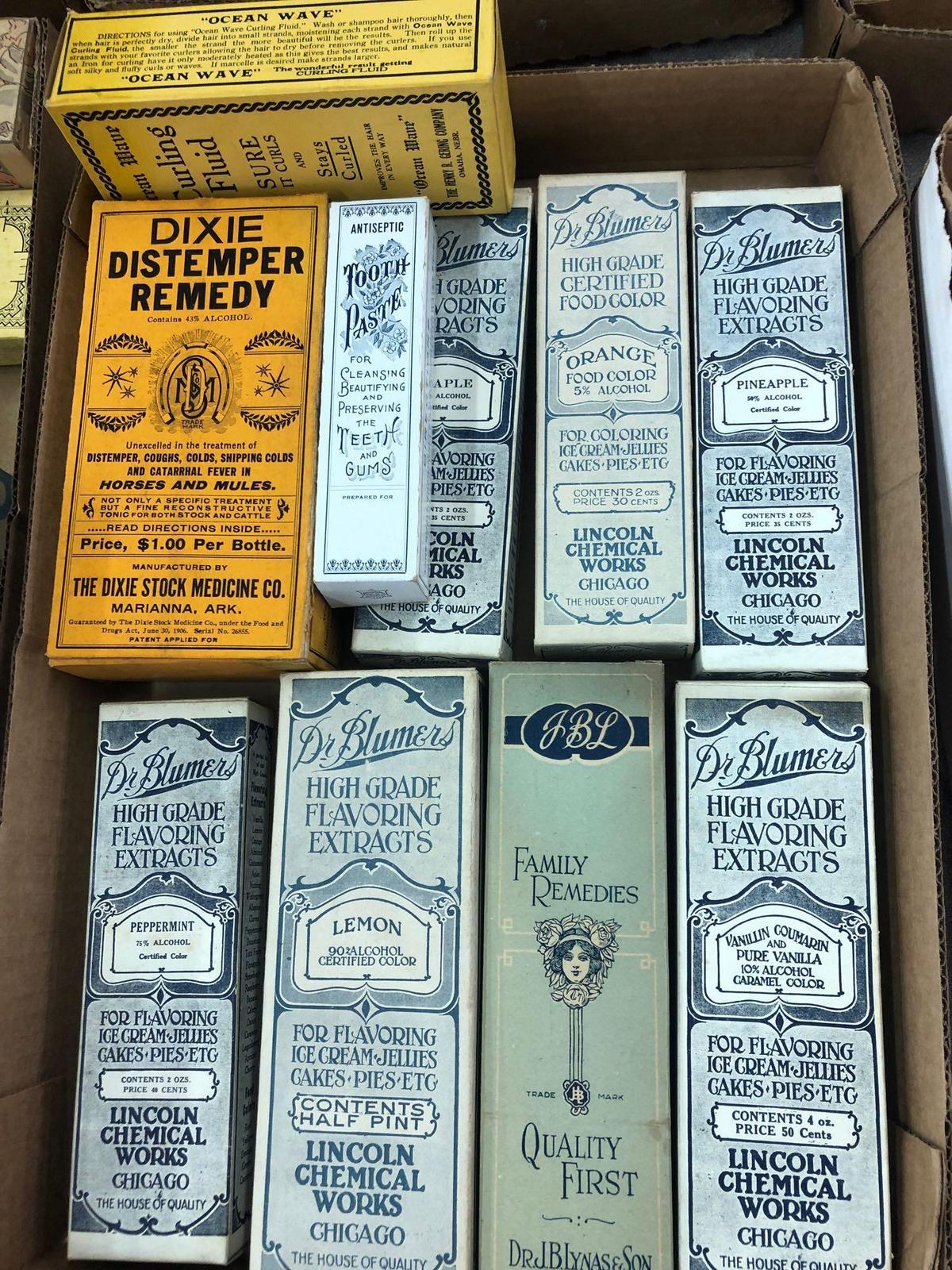 Lot of vintage boxes