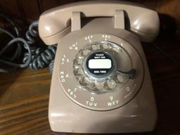 VINTAGE BEIGE ROTARY PHONE