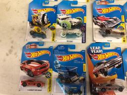 ASSORTED HOT WHEELS CARS