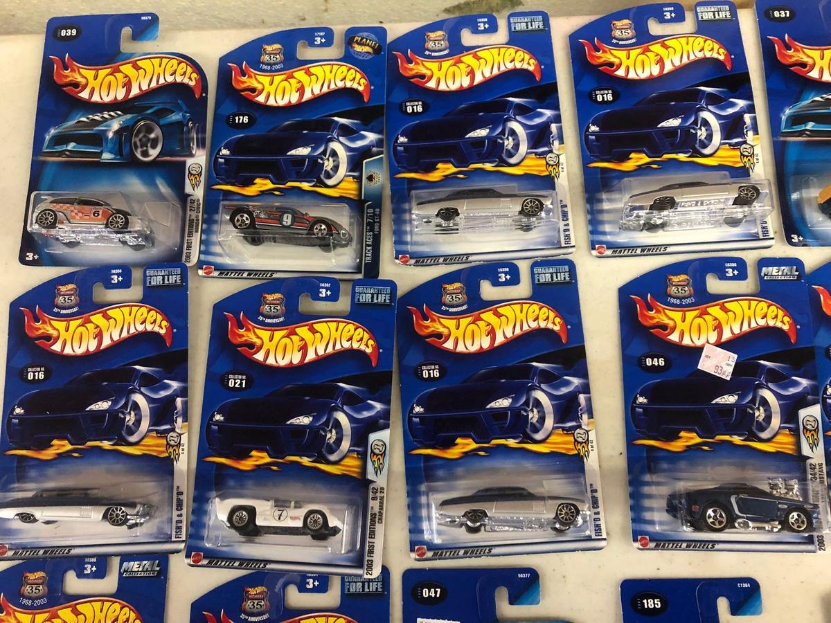 ASSORTED HOT WHEELS CARS