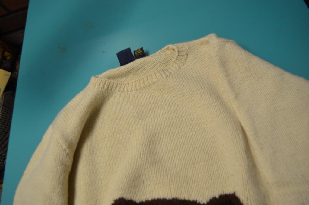 Post Horn 100% Wool hand knitted sweater with Bear