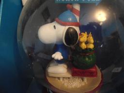 Peanuts, Holiday Snow Globe