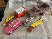 VINTAGE LOT OF METAL TOYS INCLUDING NYLINT, STRUCTO, TONKA & MORE SOME MISSING PARTS