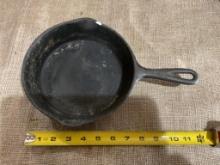 VINTAGE 7 INCH CAST IRON FRYING PAN