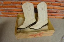 Zodiac 7.5M White Leather Women's Boots