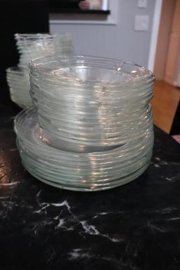 Large Quantity Of Glass Plates Durable
