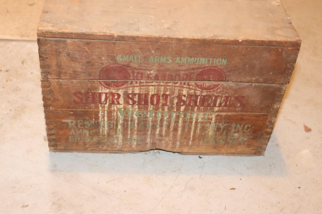 Vintage Shur shot ammo box 12 ga. with lid