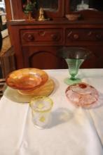 Quantity of carnival glass and depression glass