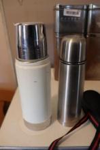 (2) Thermos