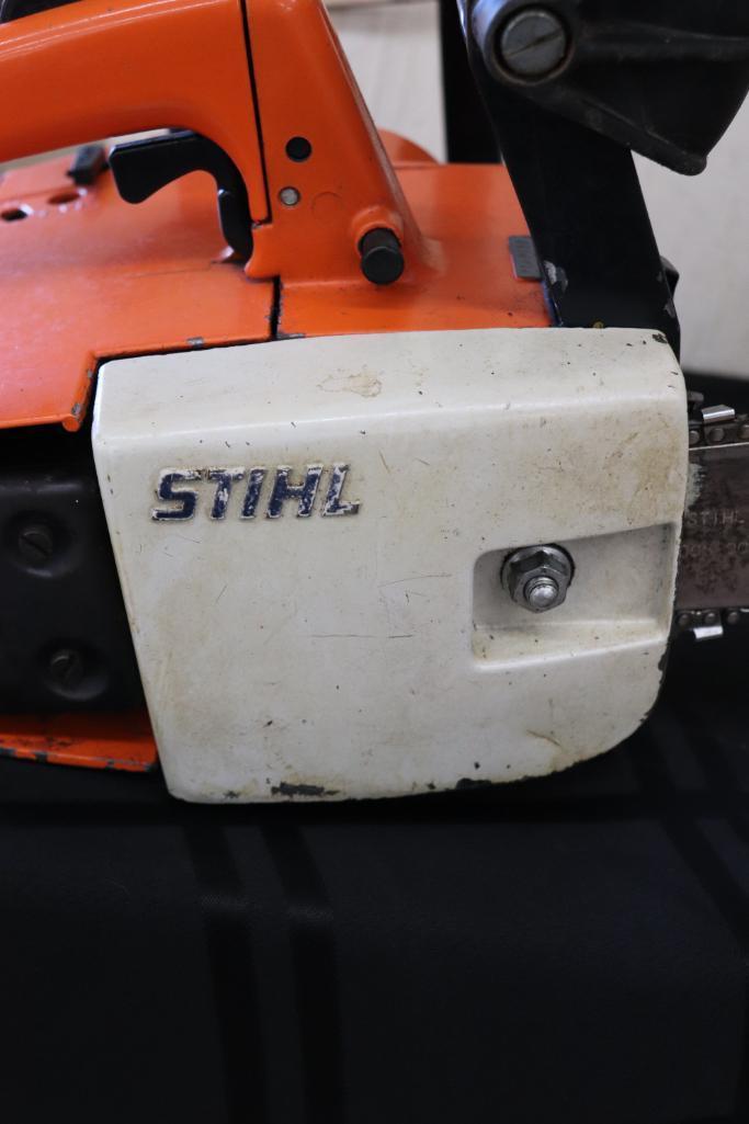 Stihl 015L Gas Powered Chainsaw with hardcase