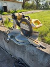 DeWalt 12 in. Sliding Compound Miter Saw