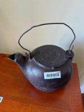 IRON KETTLE WITH LID