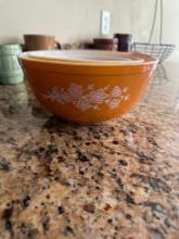 3 VINTAGE PYREX NESTING BOWLS