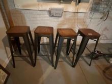 4 BARSTOOLS