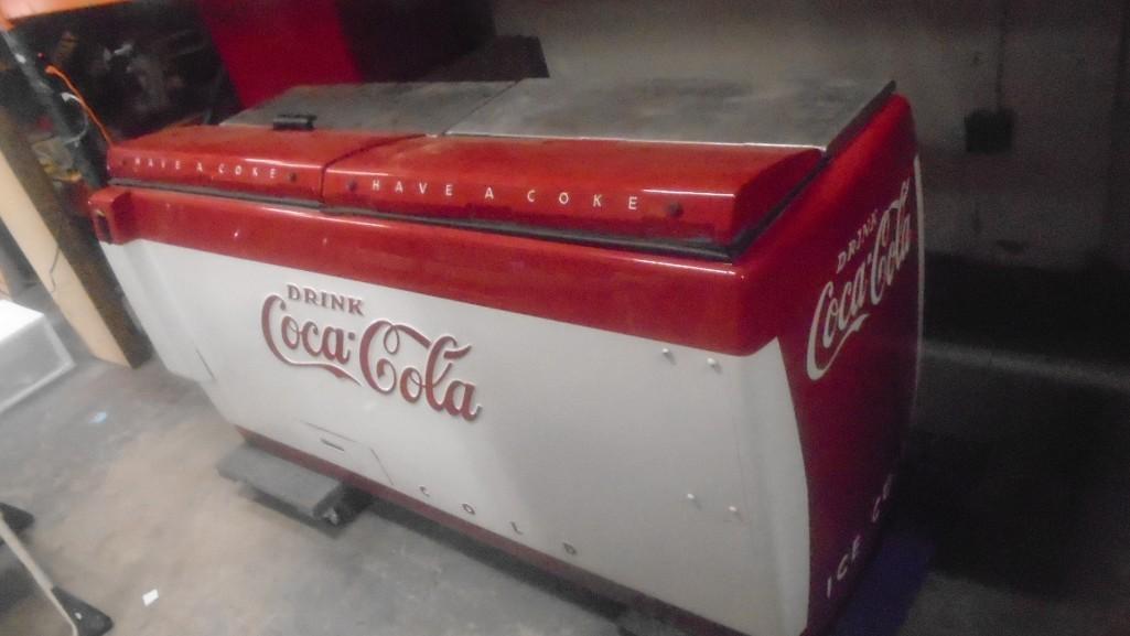 CGD-C Large Coke Coca-Cola Fridge Beverage Chiller Cooler Restoration has parts Needs finishing