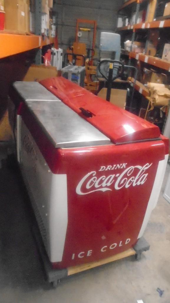 CGD-C Large Coke Coca-Cola Fridge Beverage Chiller Cooler Restoration has parts Needs finishing