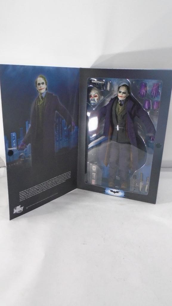 The Dark Knight "The Joker" 1:6 Scale Deluxe Collector Figure