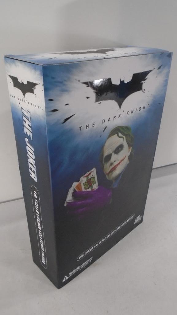 The Dark Knight "The Joker" 1:6 Scale Deluxe Collector Figure