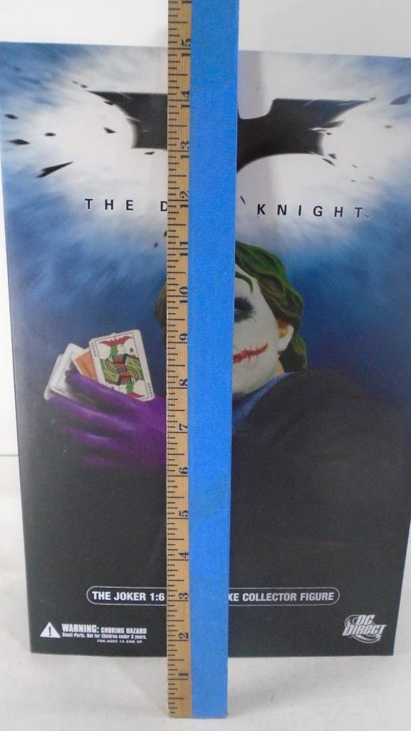 The Dark Knight "The Joker" 1:6 Scale Deluxe Collector Figure