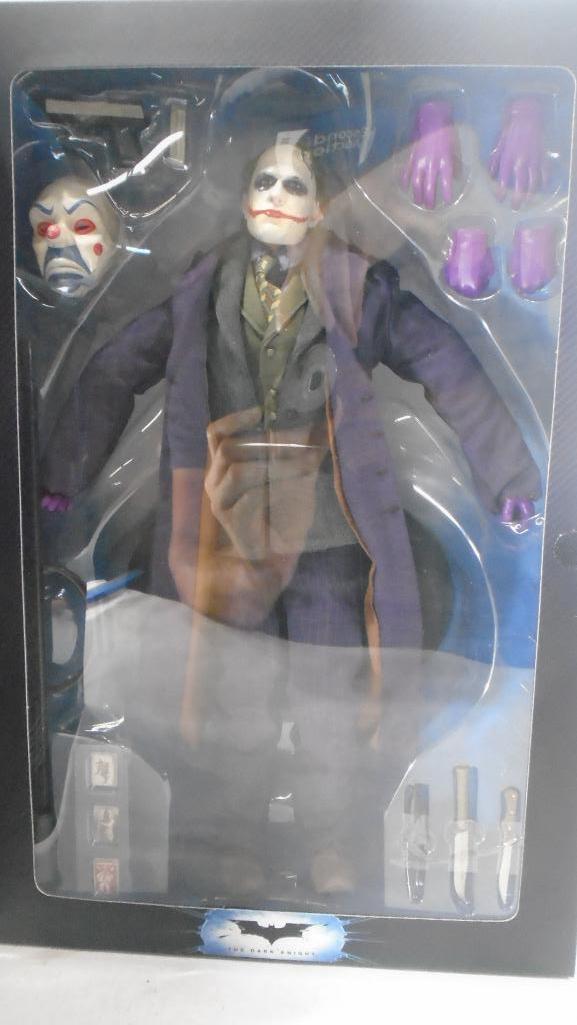 The Dark Knight "The Joker" 1:6 Scale Deluxe Collector Figure