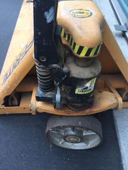 Liftrite 8000 lbs Capacity Pallet Jack 4ft Tall Works Should be removed last