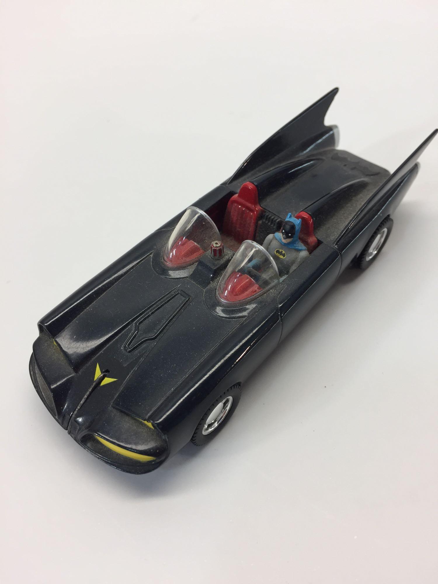 4 Vintage Toy Cars - Maisto Cadillac Eldorado Biarritz 1959 - Corgi Classics - Batman & Two-Face