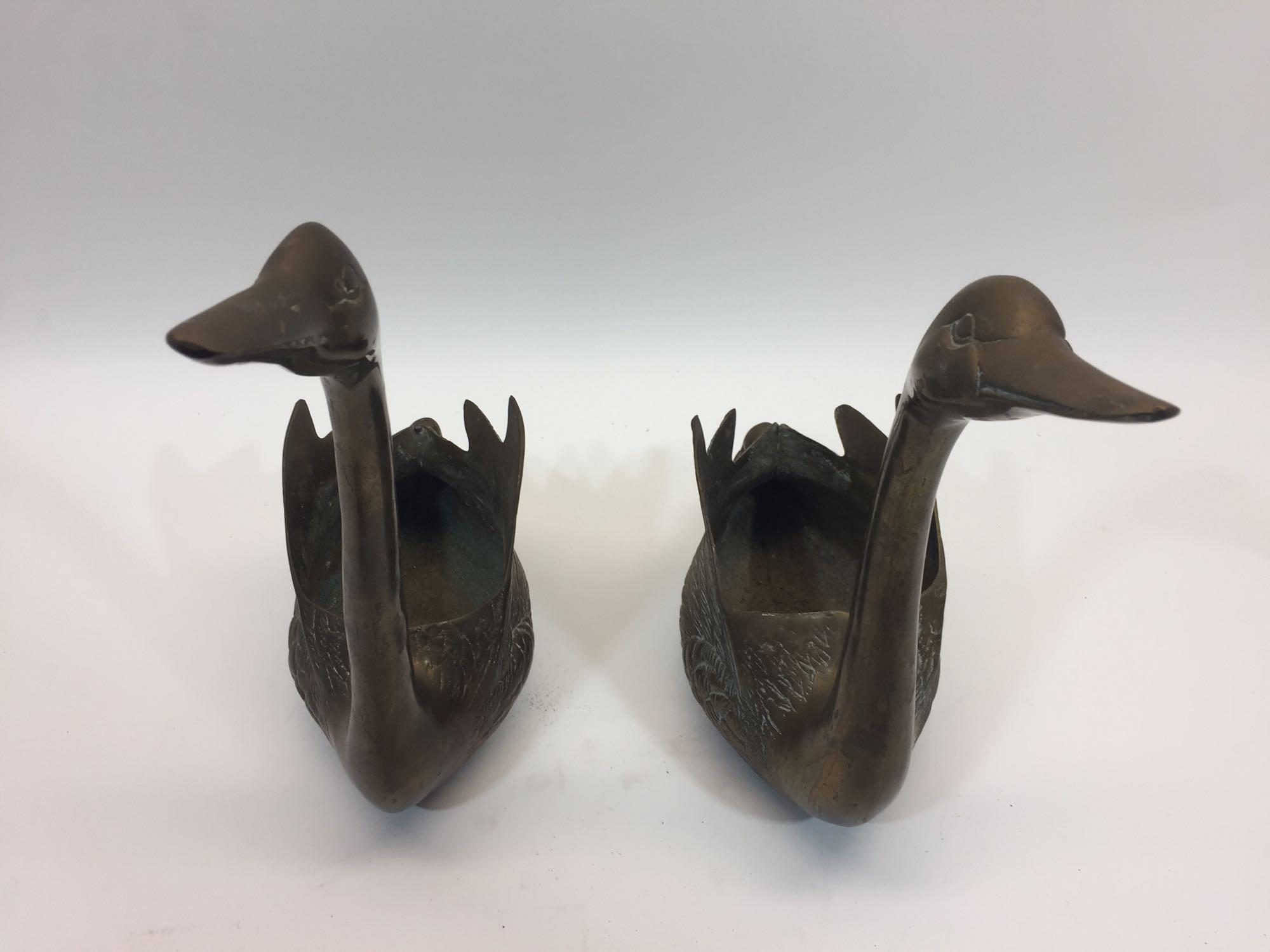 2 Metal Swans -14in Tall