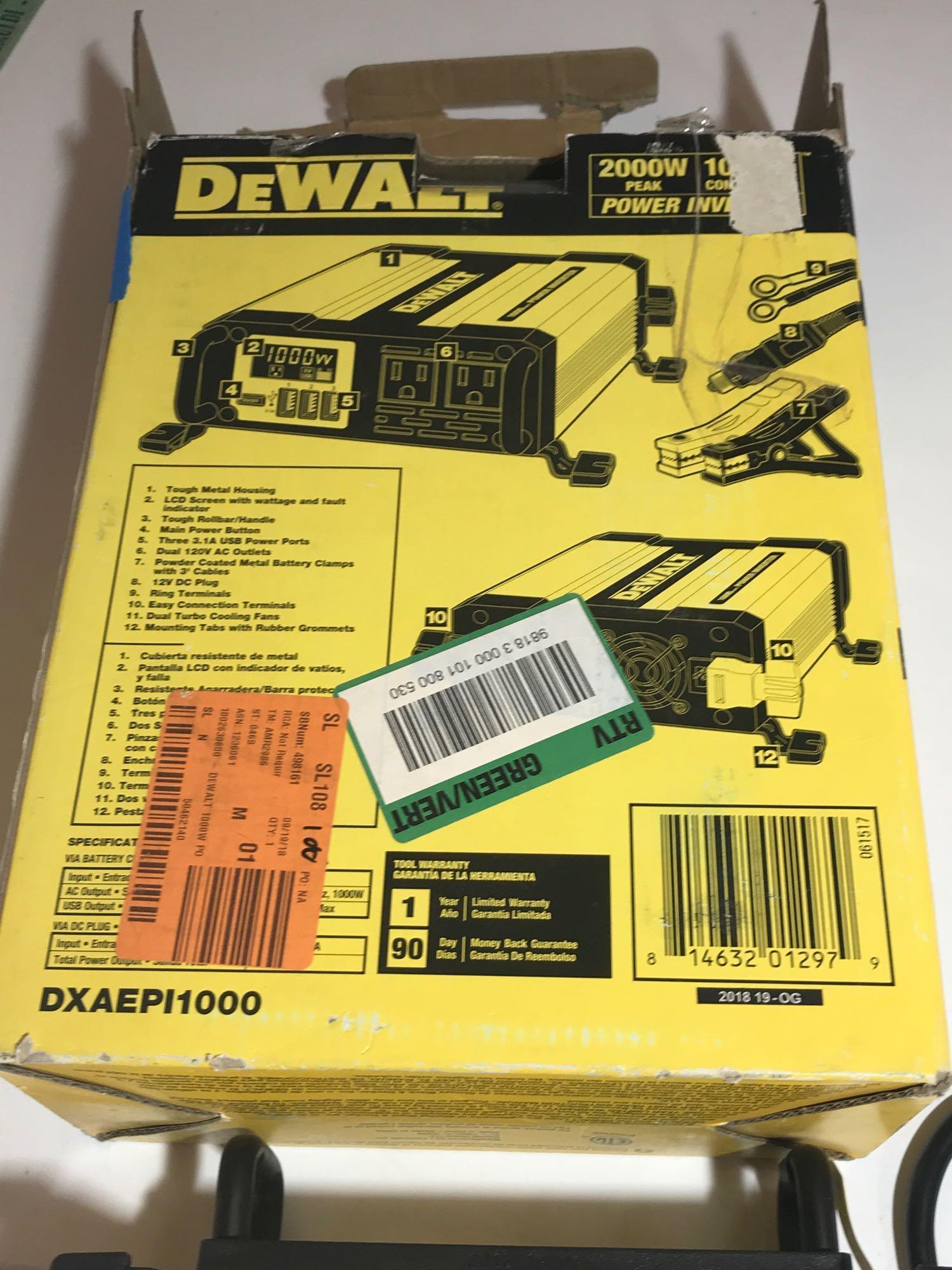 DeWalt 1000 Watt Power Inverter DXAEPI1000