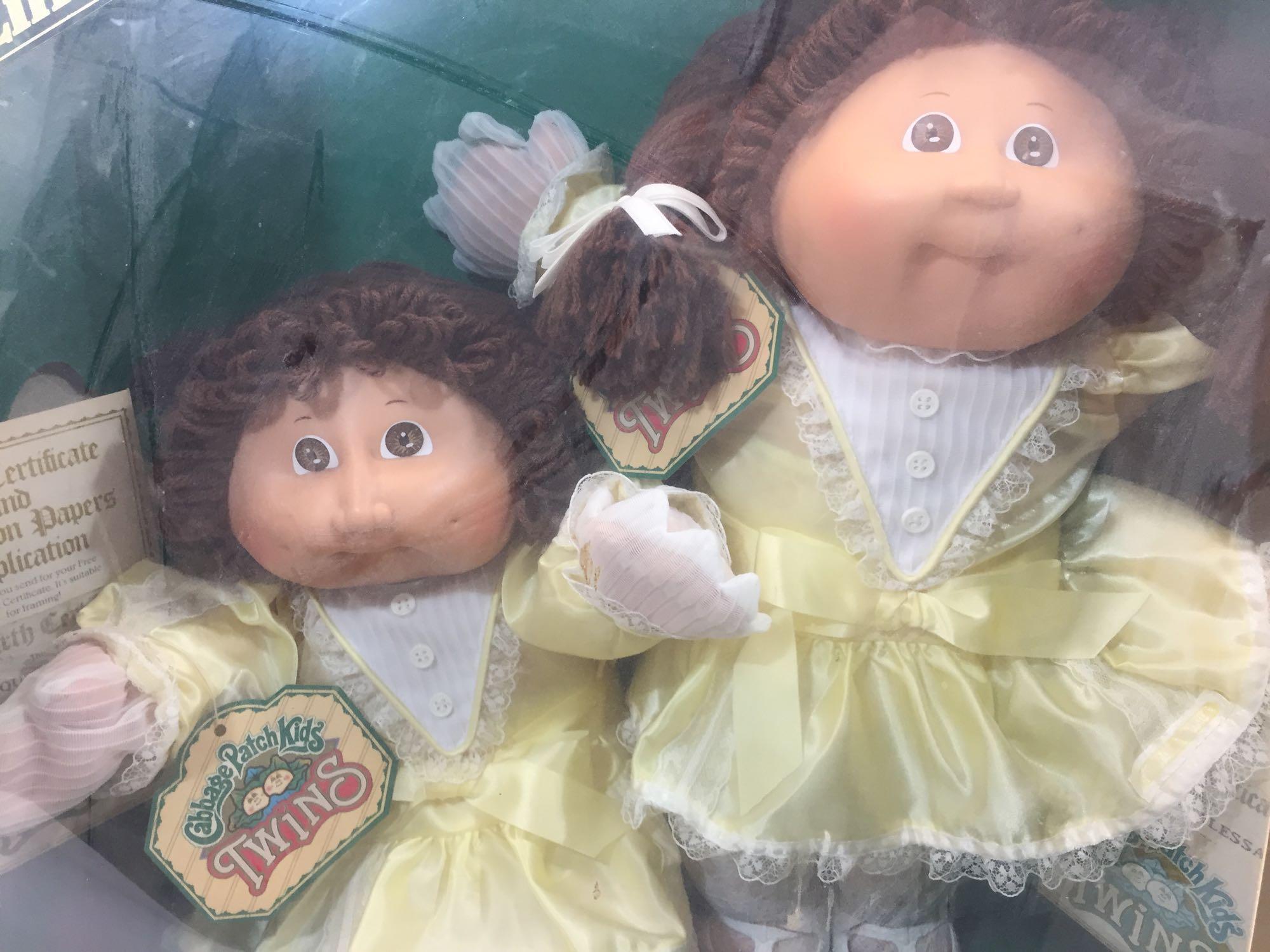 Limited Edition Coleco 1985 Cabbage Patch Kids Twins - 2 Dolls in Original Box 19x19x10in