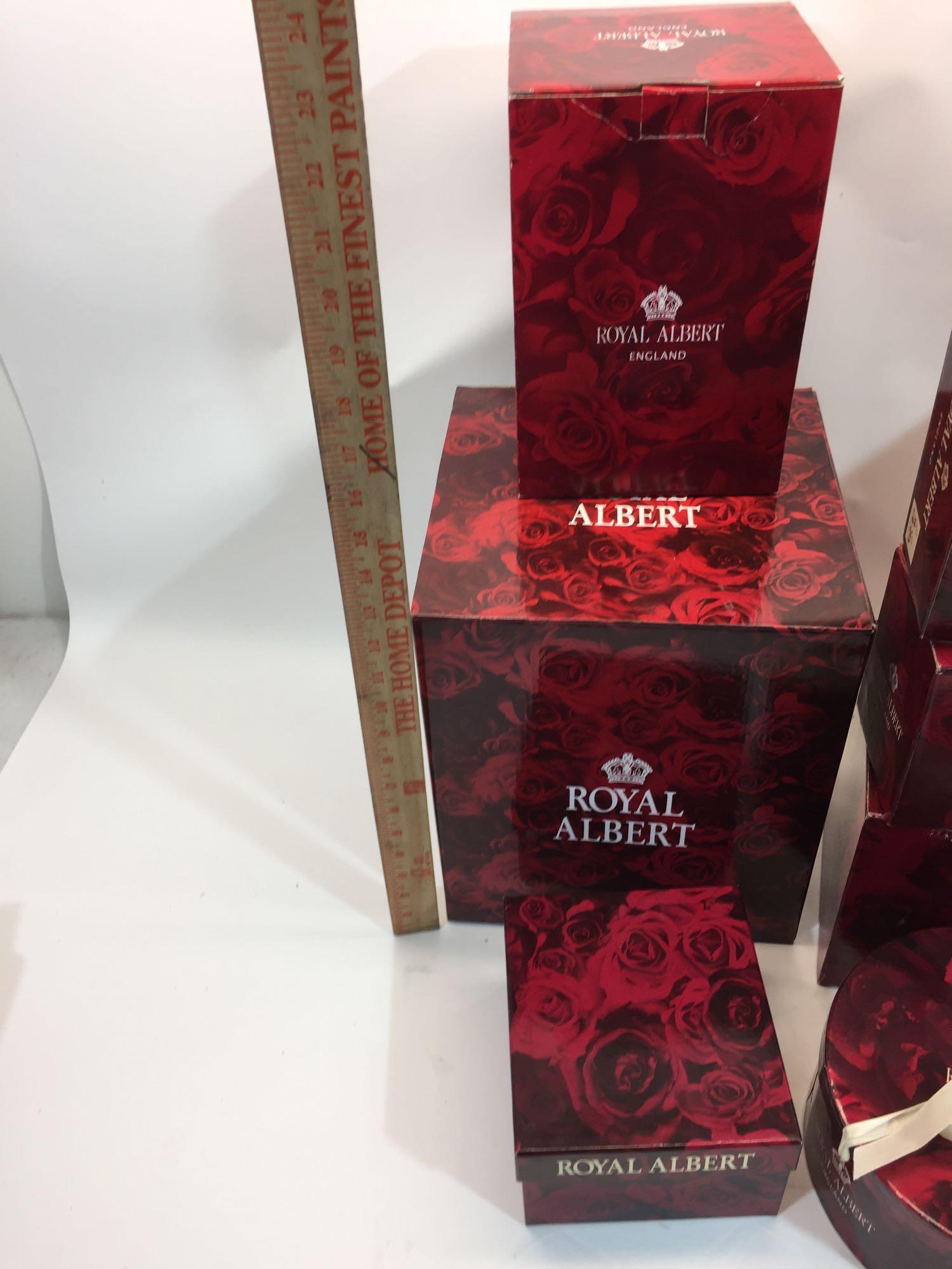 Lot of 10 boxes of Royal Albert Cina