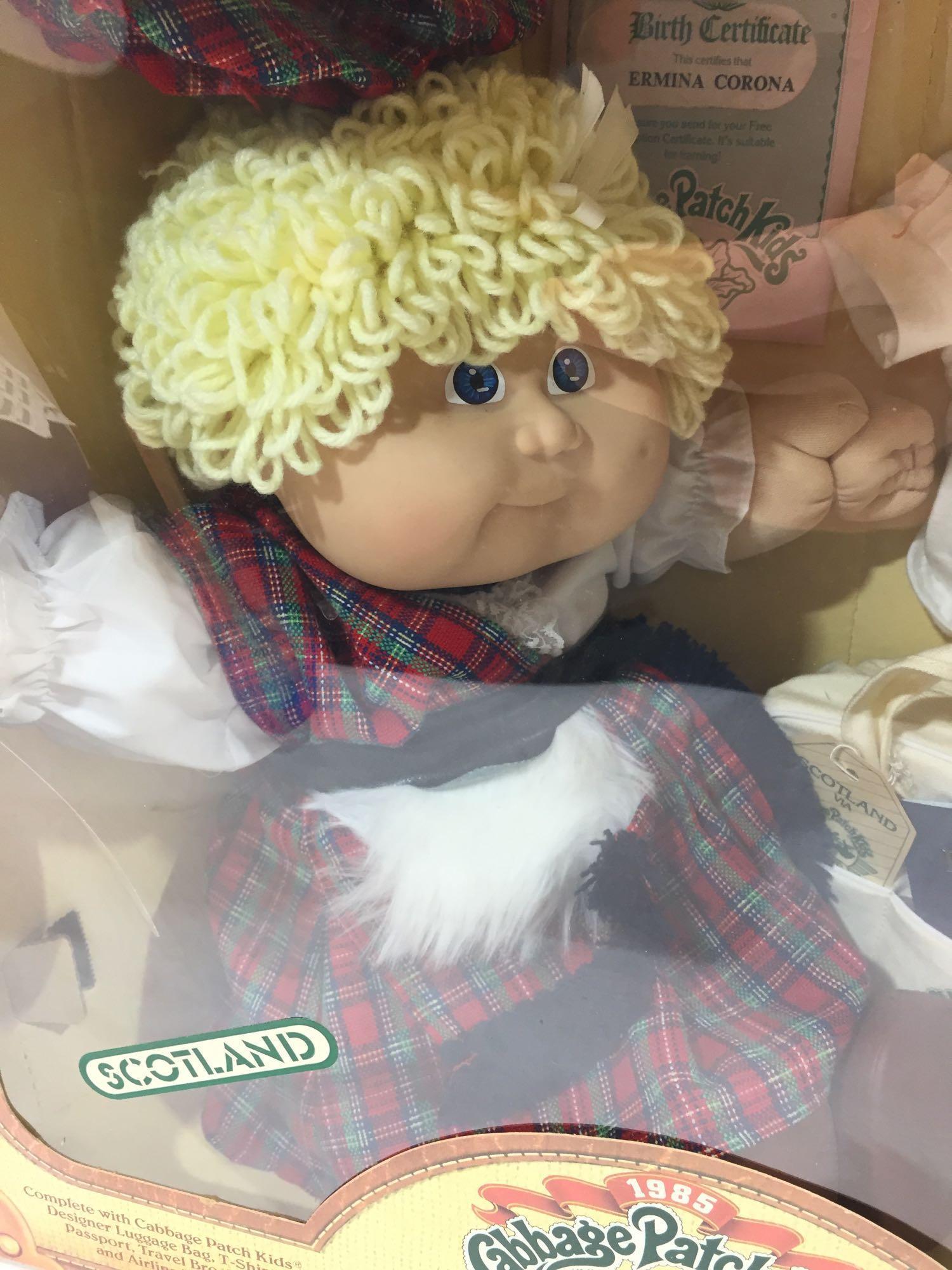 Coleco Cabbage Patch Kids World Traveler Scotland Doll in Original Box 16x17x8in