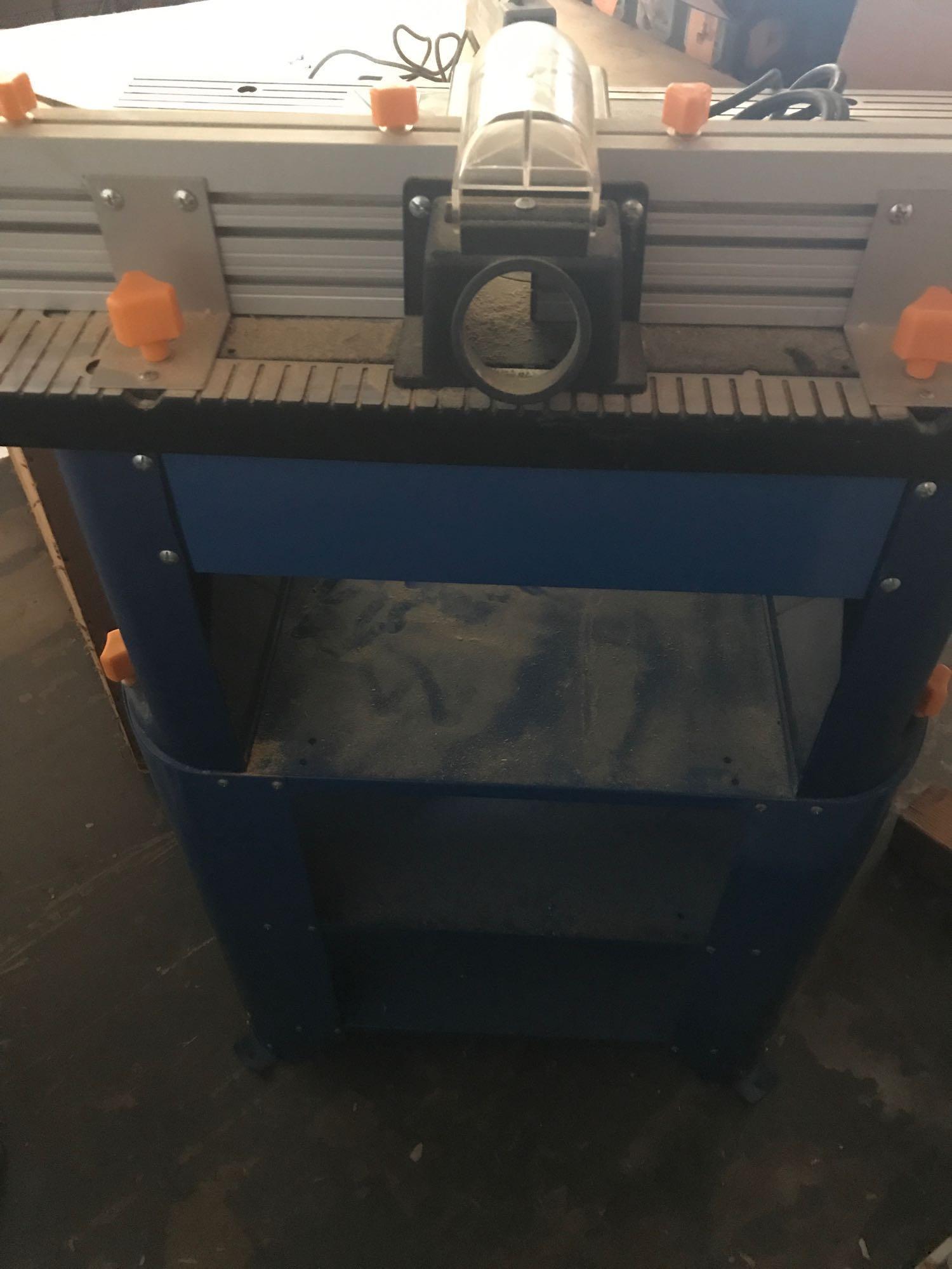 Central Machinery Router With Full Size Table