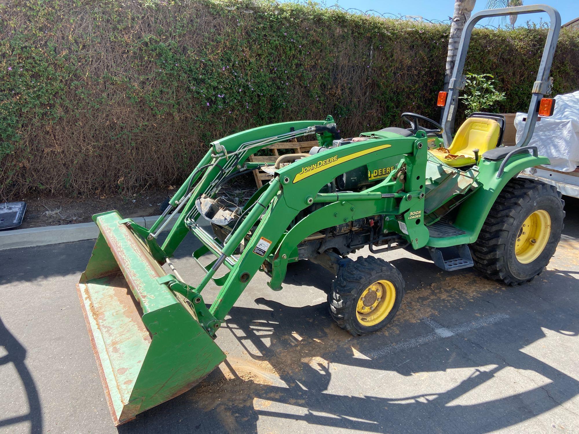 John Deere 4200 Tractor 300X Loader