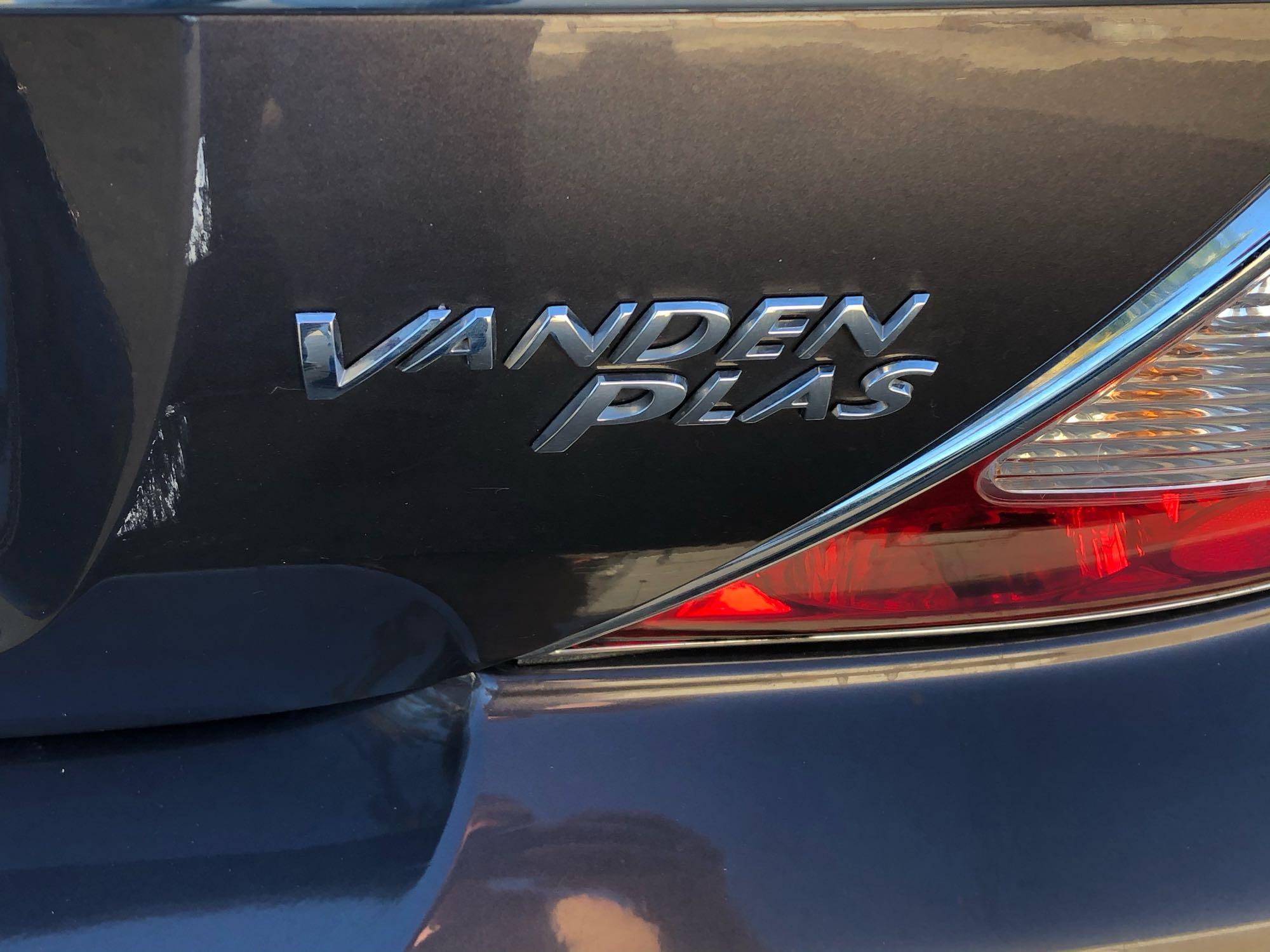 2008 Jaguar XJ Vanden Plas 66500 Miles. Smoker Owned. Some cosmetic scraps scratches Tag 6PTZ940