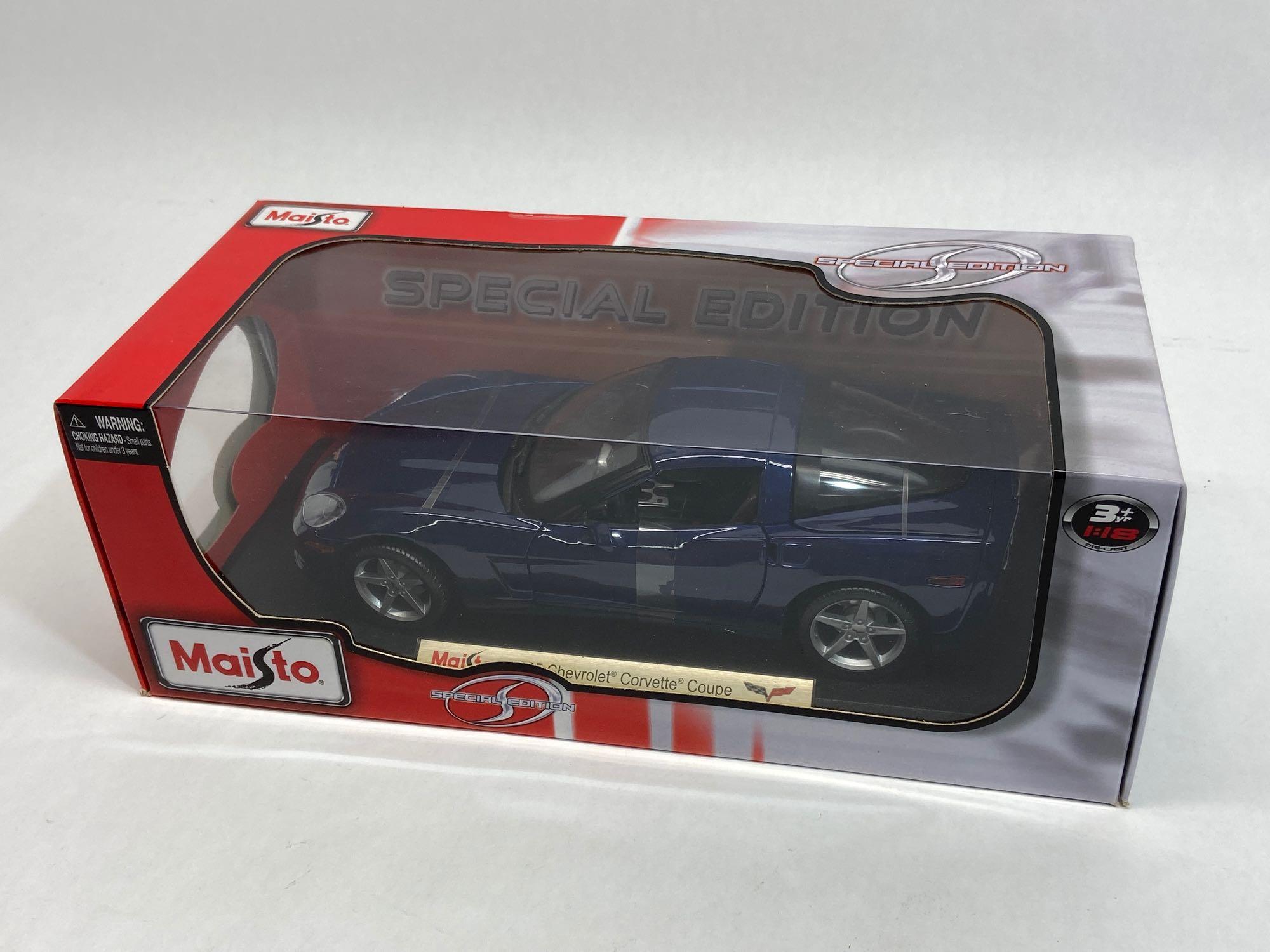 Maistro Special Edition 1:18 Scale Diecast Blue 2005 Chevrolet Corvette Coupe, NIB