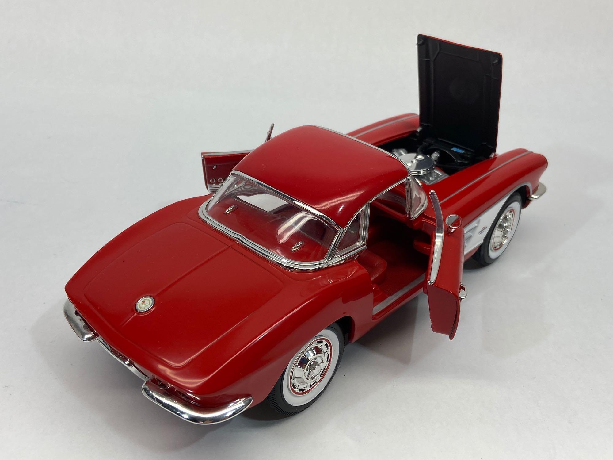 Ertl, Mira, 1:18 Scale Diecast 1953, 1961, 1962 Chevrolet Corvette Cars, 4 Units