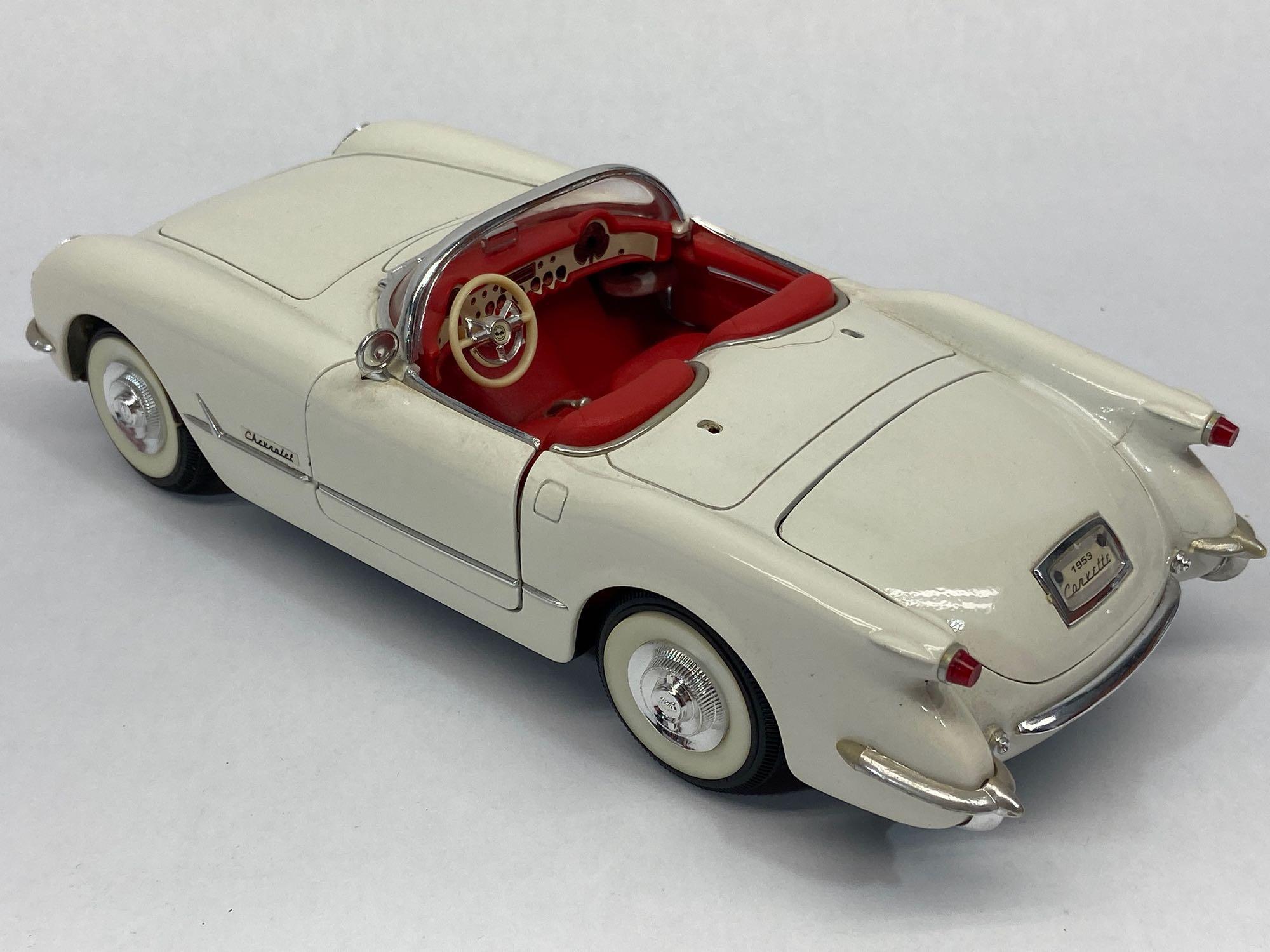 Ertl, Mira, 1:18 Scale Diecast 1953, 1961, 1962 Chevrolet Corvette Cars, 4 Units