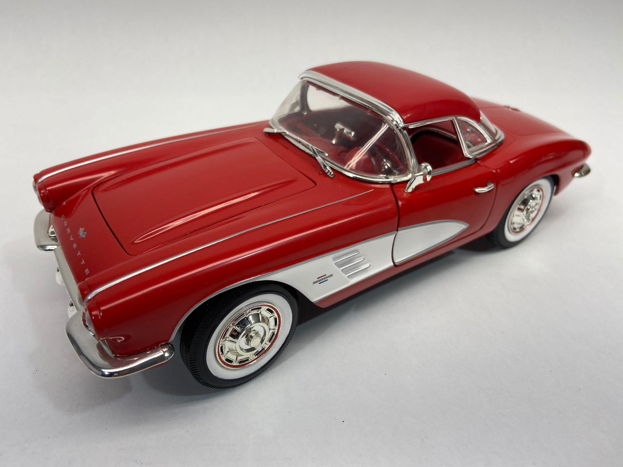 Ertl, Mira, 1:18 Scale Diecast 1953, 1961, 1962 Chevrolet Corvette Cars, 4 Units