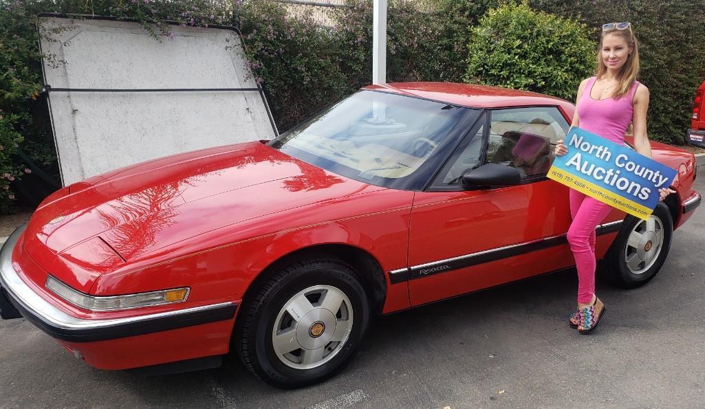 1990 Buick Reatta Automatic only 39k Miles Garaged 9 out of 10