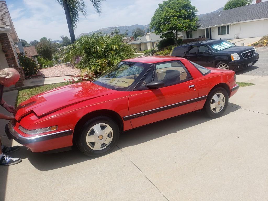 1990 Buick Reatta Automatic only 39k Miles Garaged 9 out of 10