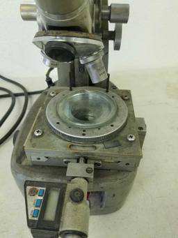 Vintage Unitron TMS5817 Microscope