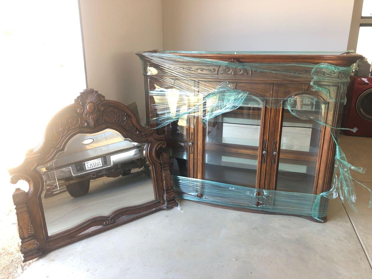 3 Piece Elegant Hutch